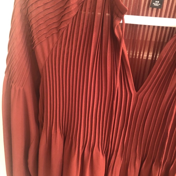 Ann Taylor Pleated Tie Neck Blouse - Picture 5 of 6